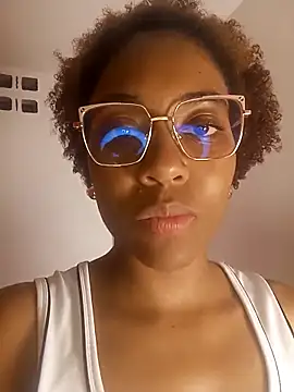 thaimy  online show from March 22, 2:48 am