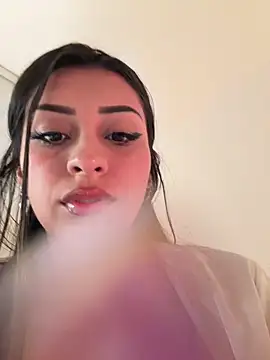 Snapshot of sweetAli_ chatting on June 28, 9:15 am sweetAli online show from June 28, 9:15 am