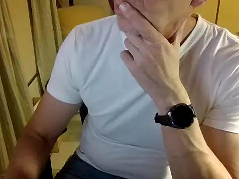 Snapshot of mariohurt101 chatting on November 25, 9:15 pm mariohurt101 online show from November 25, 9:15 pm