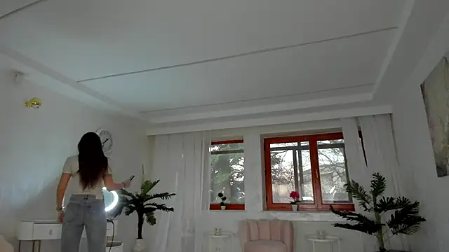 TiffanyHouston  online show from December 14, 5:40 am