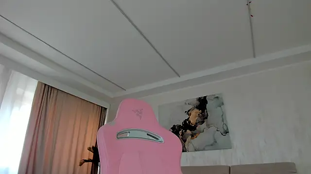 TiffanyHouston  online show from March 7, 1:07 pm