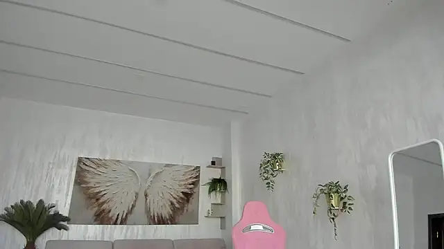 TiffanyHouston  online show from January 13, 7:24 am