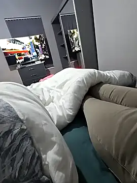 Snapshot of elenaUK chatting on December 23, 6:48 pm elenaUK online show from December 23, 6:48 pm