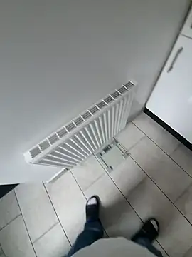 Snapshot of elenaUK chatting on December 28, 1:17 pm elenaUK online show from December 28, 1:17 pm