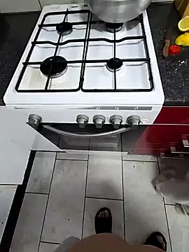 Snapshot of elenaUK chatting on December 29, 2:42 pm elenaUK online show from December 29, 2:42 pm