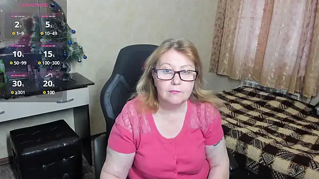 Snapshot of Frau_Marta chatting on December 26, 9:33 am Frau Marta online show from December 26, 9:33 am