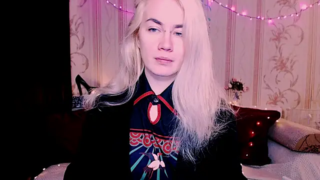 xxxcharismaaa online show from April 27, 4:54 am