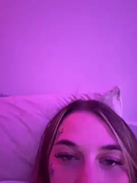 Snapshot of chloetease chatting on January 6, 1:31 am chloetease online show from January 6, 1:31 am