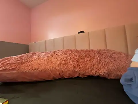 Snapshot of chloetease chatting on October 2, 4:03 pm chloetease online show from October 2, 4:03 pm