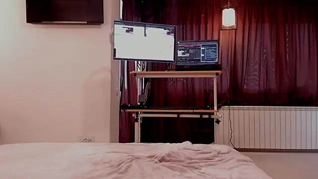 aryahunt1 online show from February 14, 8:44 am