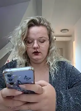 Fiona0705 online show from September 23, 6:49 am