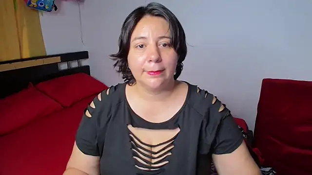 Snapshot of sexxy_ticki chatting on April 7, 9:37 pm sexxy ticki online show from April 7, 9:37 pm