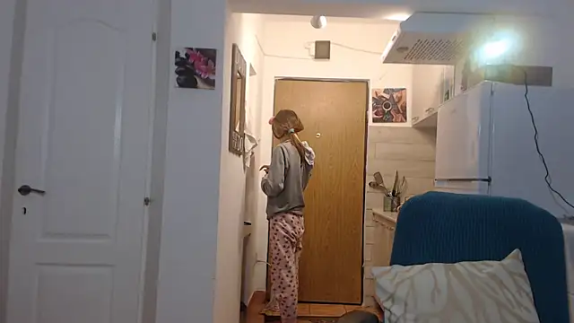 simyhvn online show from February 19, 5:05 am