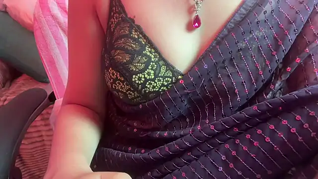 Queen Angelena online show from February 12, 4:40 am