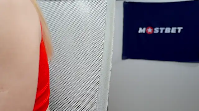 foxeslovefoxes online show from January 6, 7:24 pm