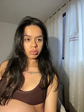 xlovelygirlx online show from October 31, 10:33 pm