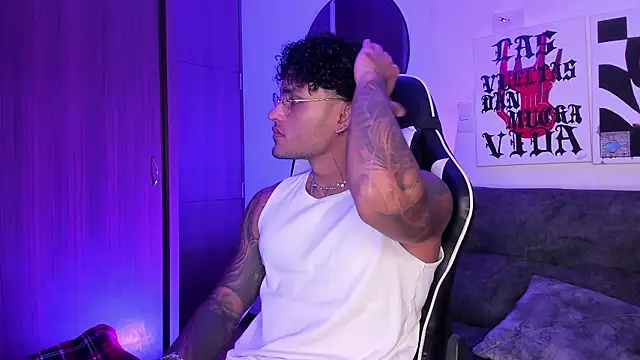 Alessandro Vanni online show from March 19, 2:59 am