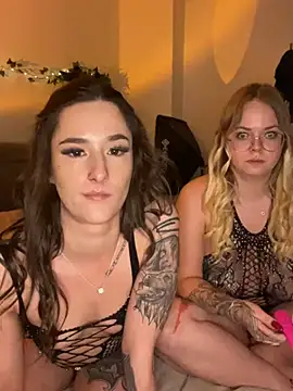 joanaelaa online show from December 15, 6:26 pm