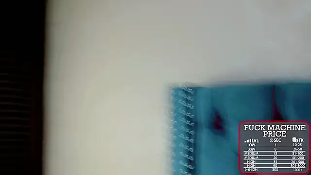 Imannejulienne online show from October 31, 12:44 am