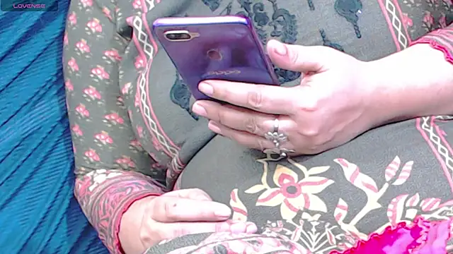 Snapshot of netuhubby chatting on January 18, 7:58 pm netuhubby online show from January 18, 7:58 pm