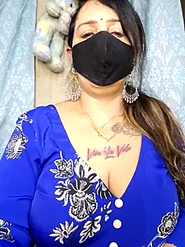 cute-tanvi online show from February 17, 1:24 am