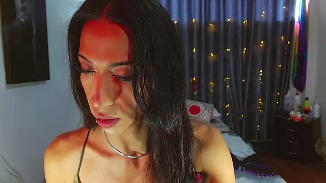 Kenisha Sweet online show from March 12, 1:50 pm