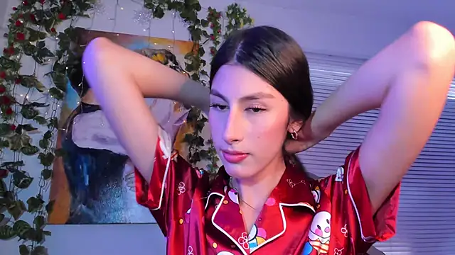 valeria gonzales  online show from February 5, 8:25 pm