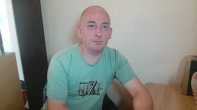 Johan   Barker online show from March 15, 12:33 pm
