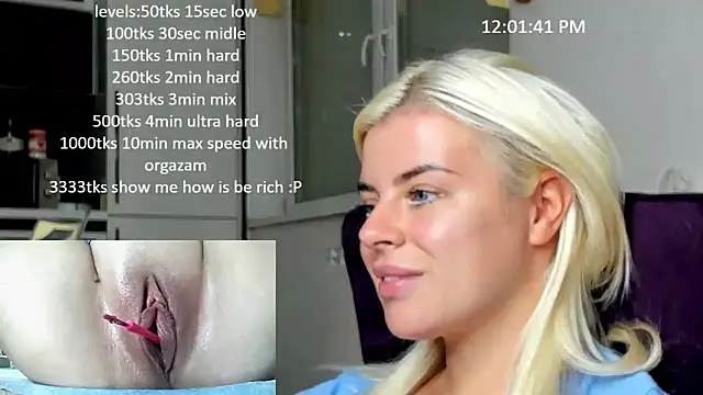 queenofthenighttt online show from October 31, 11:00 am