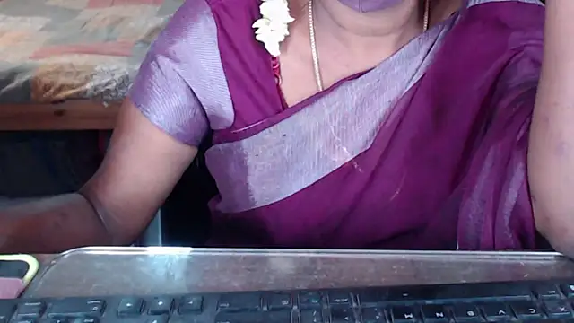 Snapshot of Novapol chatting on April 21, 5:50 pm Novapol online show from April 21, 5:50 pm