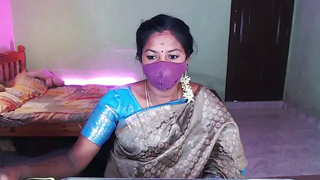 Snapshot of Novapol chatting on May 17, 10:11 am Novapol online show from May 17, 10:11 am