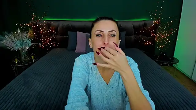 Rebecca Diamond online show from February 11, 3:51 pm