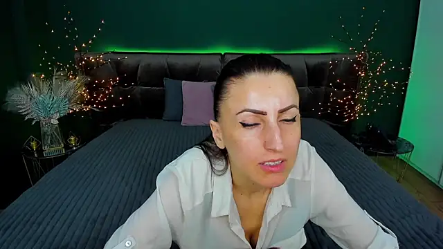 Rebecca Diamond online show from March 14, 9:24 am