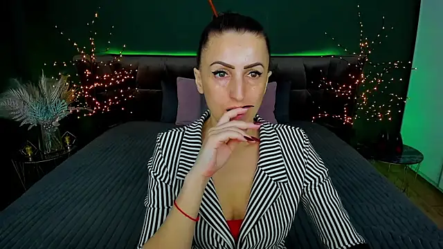 Rebecca Diamond online show from March 16, 6:20 am