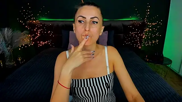 Rebecca Diamond online show from September 27, 11:59 am