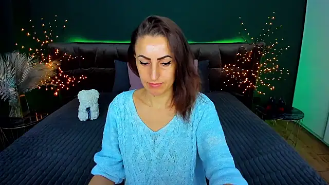 Rebecca Diamond online show from November 12, 6:25 am