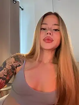 curchez  online show from January 13, 8:14 pm