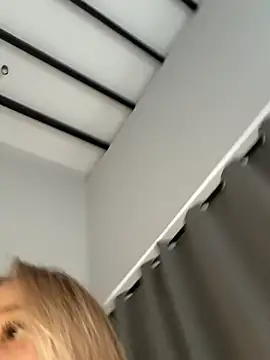 curchez  online show from February 1, 9:02 pm