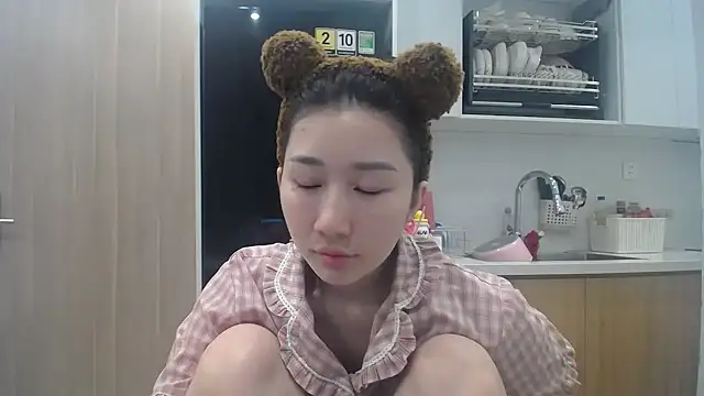 Snapshot of Asiagirll chatting on June 15, 2:52 pm Asiagirll online show from June 15, 2:52 pm