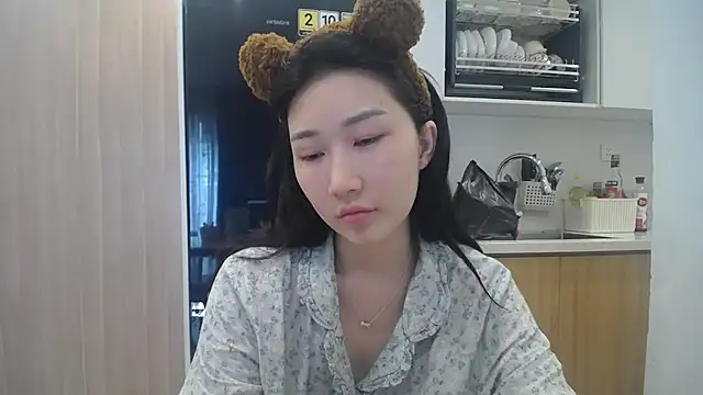 Snapshot of Asiagirll chatting on July 7, 6:58 am Asiagirll online show from July 7, 6:58 am