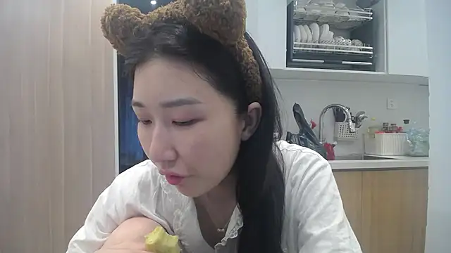Snapshot of Asiagirll chatting on July 9, 12:58 am Asiagirll online show from July 9, 12:58 am