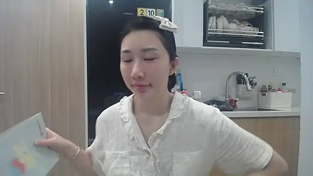 Snapshot of Asiagirll chatting on July 16, 3:40 pm Asiagirll online show from July 16, 3:40 pm