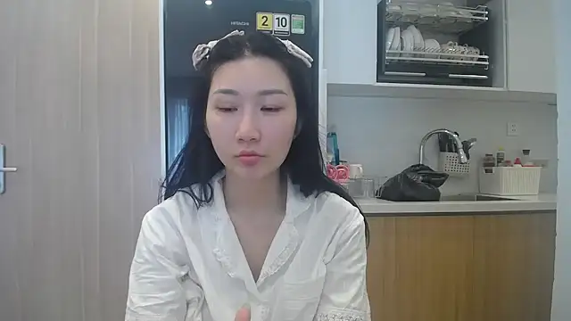 Snapshot of Asiagirll chatting on July 17, 3:46 am Asiagirll online show from July 17, 3:46 am