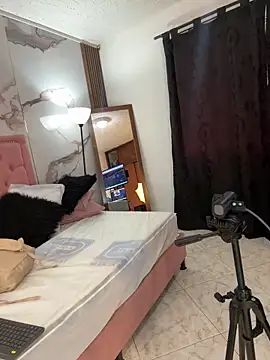 Eva MilfF online show from April 17, 1:14 pm