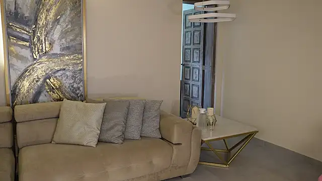 AbellaCroft online show from March 4, 1:17 pm