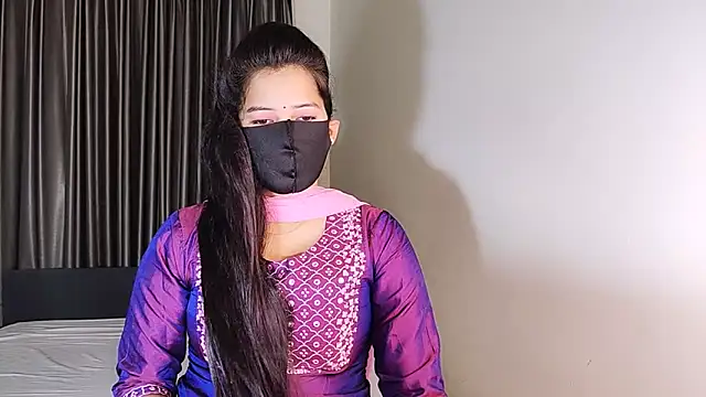YourLovelyQueen online show from March 5, 5:08 pm
