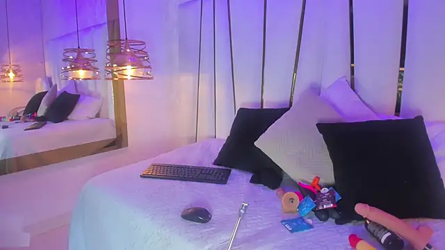 elena mature online show from April 2, 7:22 pm