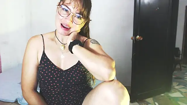 Snapshot of solamatista11 chatting on November 11, 9:26 pm solamatista11 online show from November 11, 9:26 pm