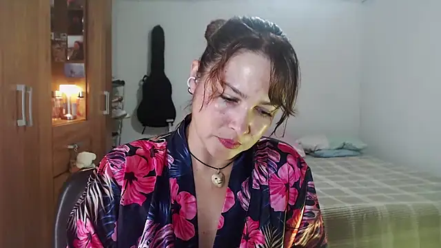 Snapshot of solamatista11 chatting on February 24, 7:56 pm solamatista11 online show from February 24, 7:56 pm