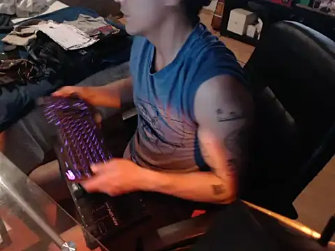 Snapshot of GruesoMexico chatting on March 1, 5:42 am GruesoMexico online show from March 1, 5:42 am